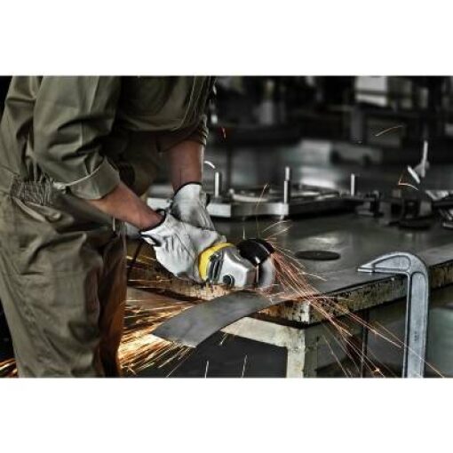 เครื่องเจียร์ STANLEY STGS6100-B1 4" 680W - สวิตซ์ Toggle - Image 3