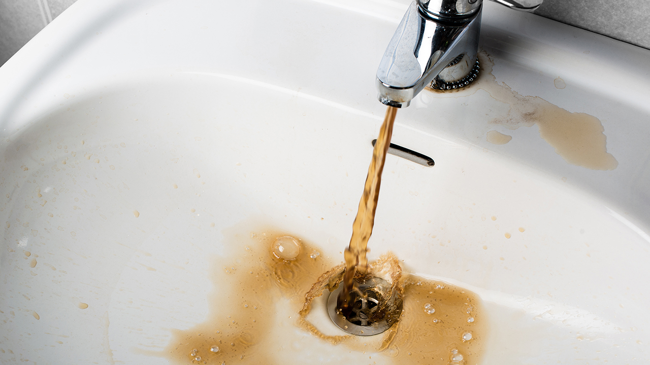 น้ำประปาสกปรก แก้ปัญหายังไงดี